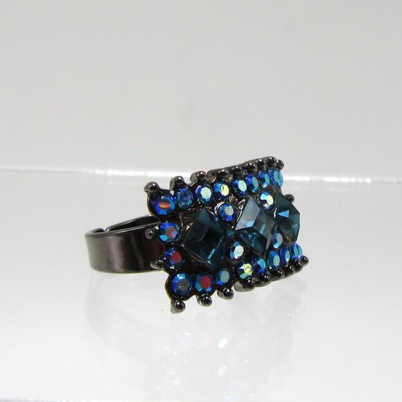 Blue rhinestone adjustable cocktail ring size 6 1/2 NEW - September birthstone - Picture 2 of 11